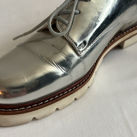 Stuart Weitzman silver lace up oxford loafers with small lug sole - Picture 6 of 6